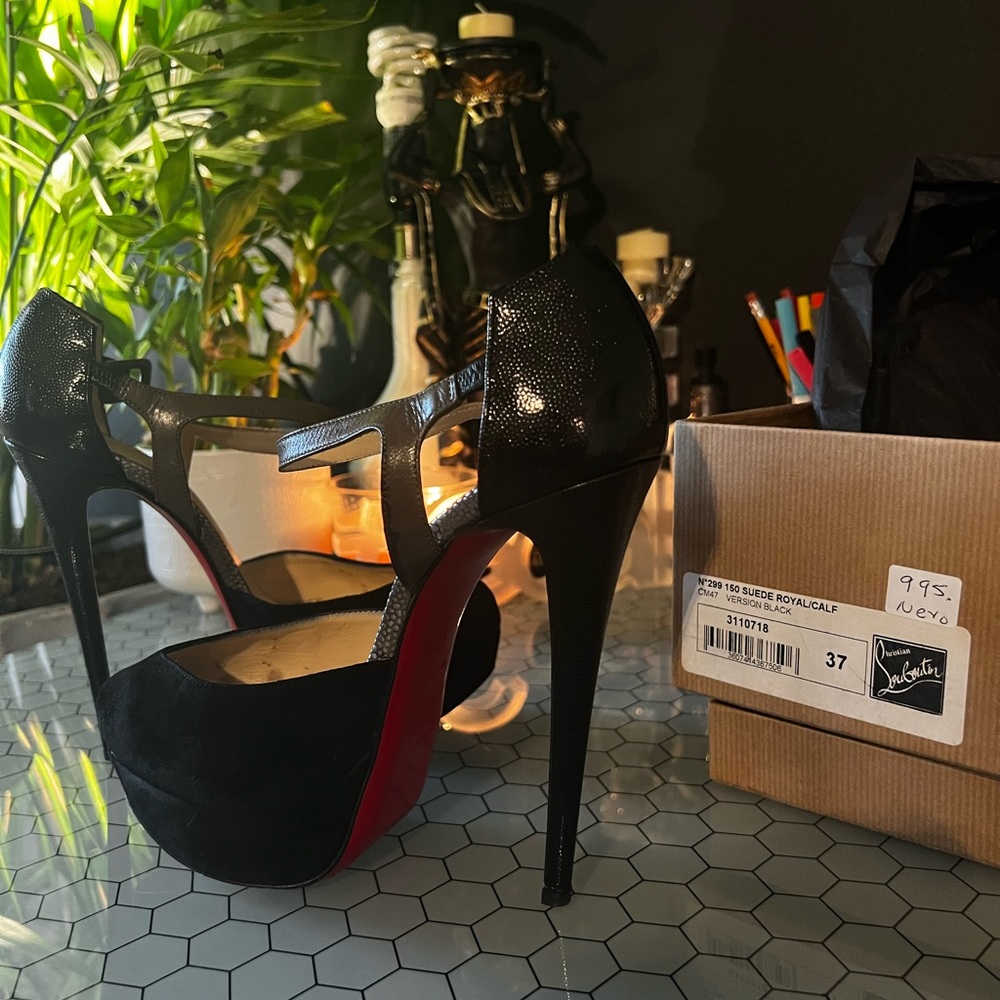 Christian Louboutin N299 150 Suede Royal/Calf